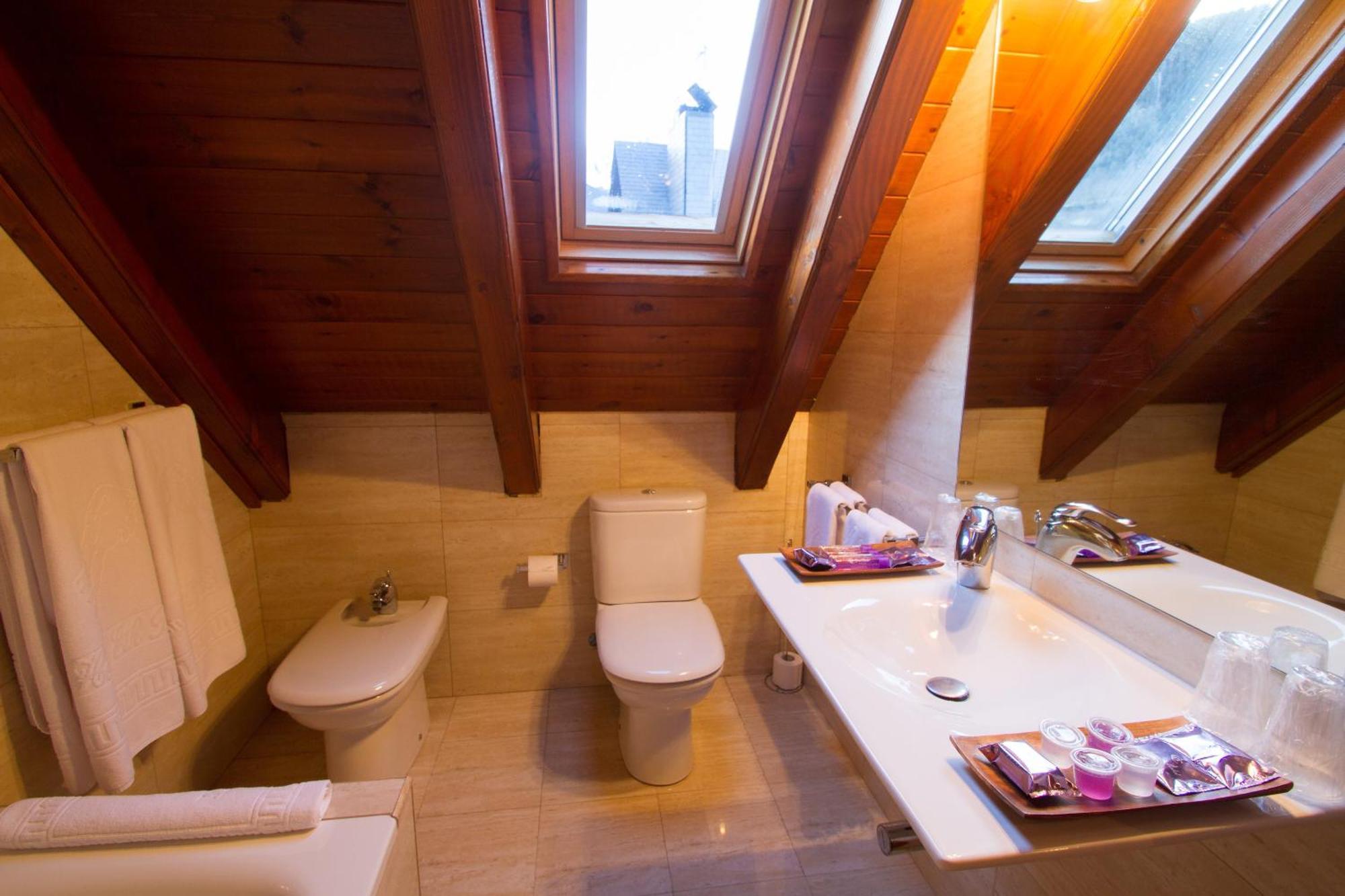 Gran Chalet Hotel & Petit Spa Vielha Zewnętrze zdjęcie