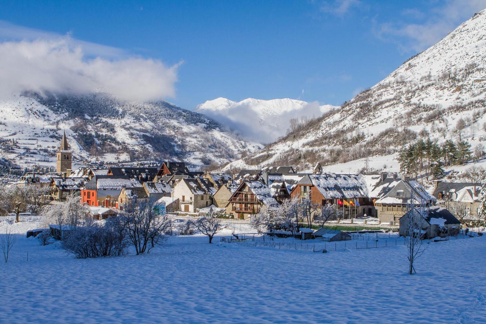 Gran Chalet Hotel & Petit Spa Vielha Zewnętrze zdjęcie