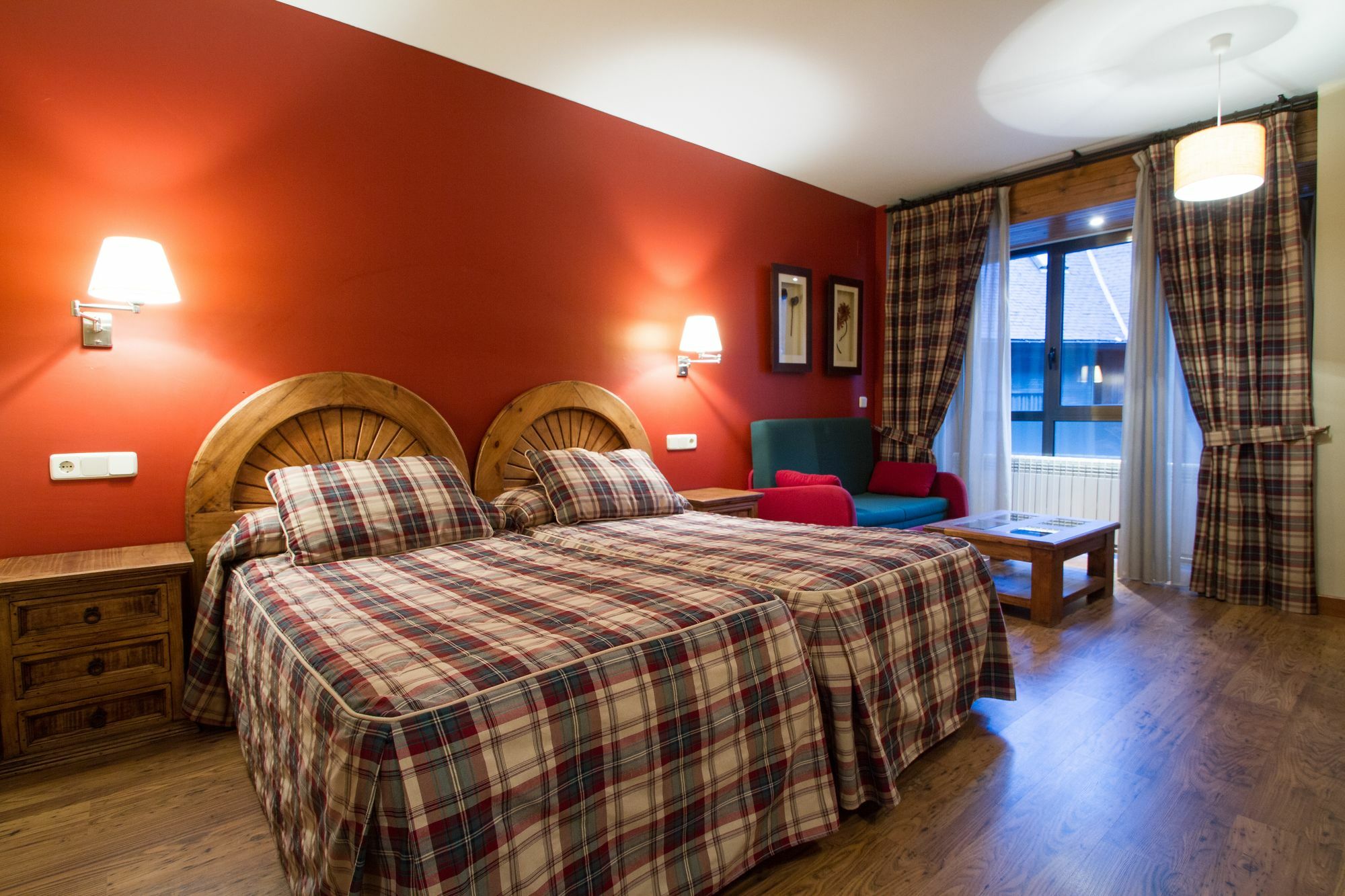 Gran Chalet Hotel & Petit Spa Vielha Zewnętrze zdjęcie